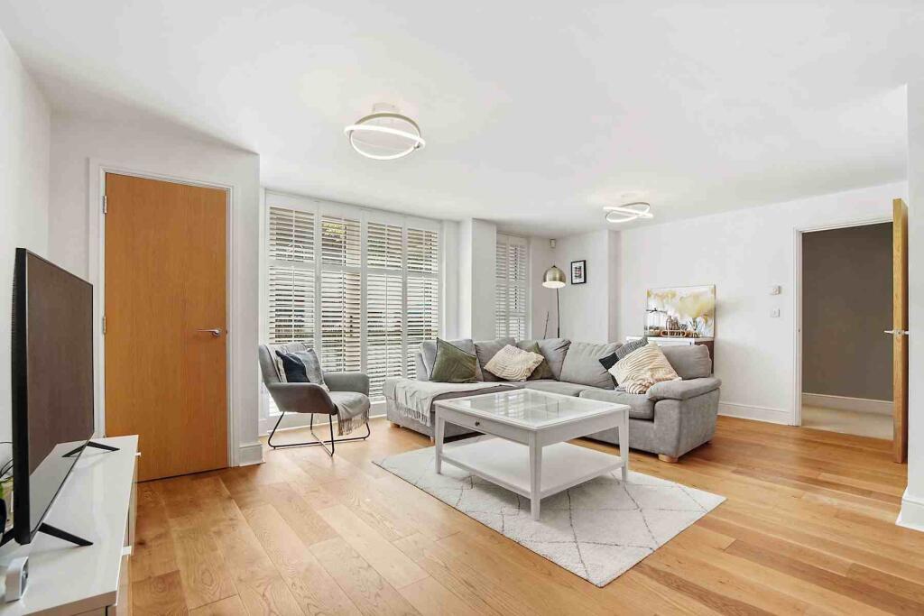 2 bed 1st Floor Flat for rent in Penge. From Property World - Sydenham - Sales