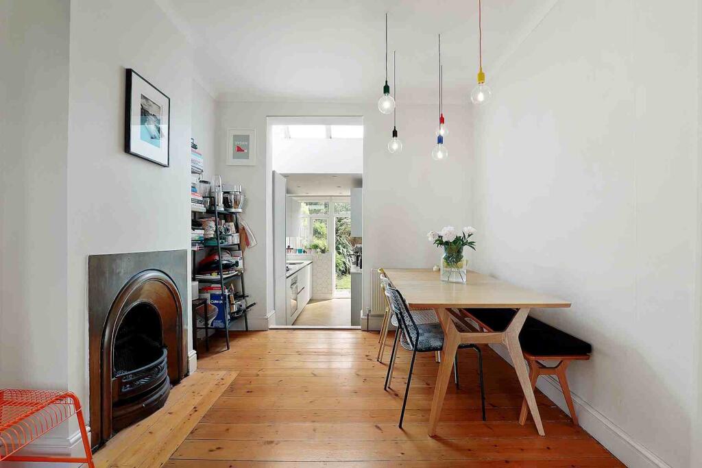 3 bed Detached for rent in Penge. From Property World - Sydenham - Sales 3 bed Detached for rent in Penge. From Property World - Sydenham - Sales