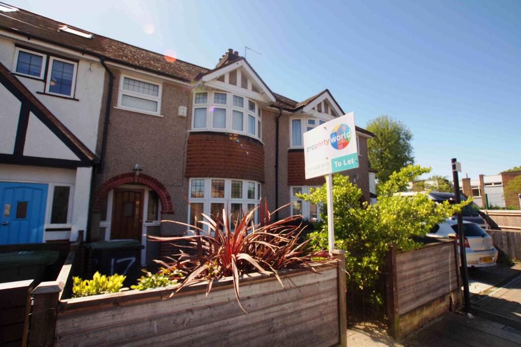 3 bed Mid Terraced House for rent in Penge. From Property World - Sydenham - Sales 3 bed Mid Terraced House for rent in Penge. From Property World - Sydenham - Sales
