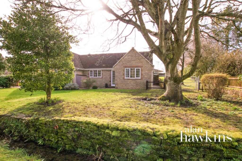 2 bed Semi-detached bungalow for rent in Chippenham. From Alan Hawkins - Wootton Bassett