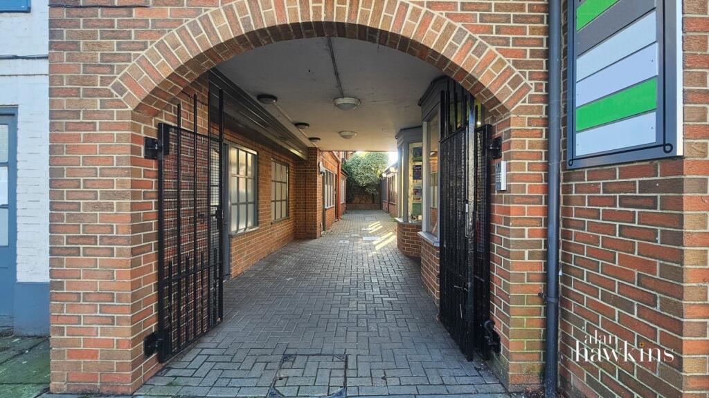 2 bed 1st Floor Flat for rent in Royal Wootton Bassett. From Alan Hawkins - Wootton Bassett 2 bed 1st Floor Flat for rent in Royal Wootton Bassett. From Alan Hawkins - Wootton Bassett
