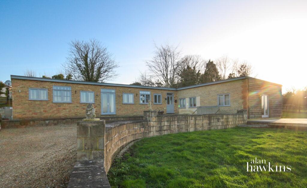 3 bed Detached bungalow for rent in Bradenstoke. From Alan Hawkins - Wootton Bassett