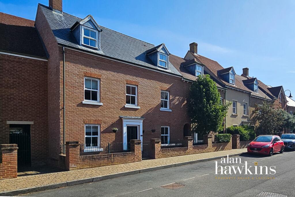4 bed Mid Terraced House for rent in Swindon. From Alan Hawkins - Wootton Bassett 4 bed Mid Terraced House for rent in Swindon. From Alan Hawkins - Wootton Bassett