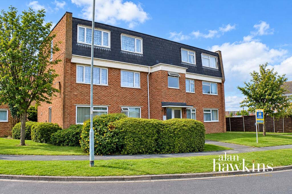 2 bed 1st Floor Flat for rent in Stratton St Margaret. From Alan Hawkins - Wootton Bassett