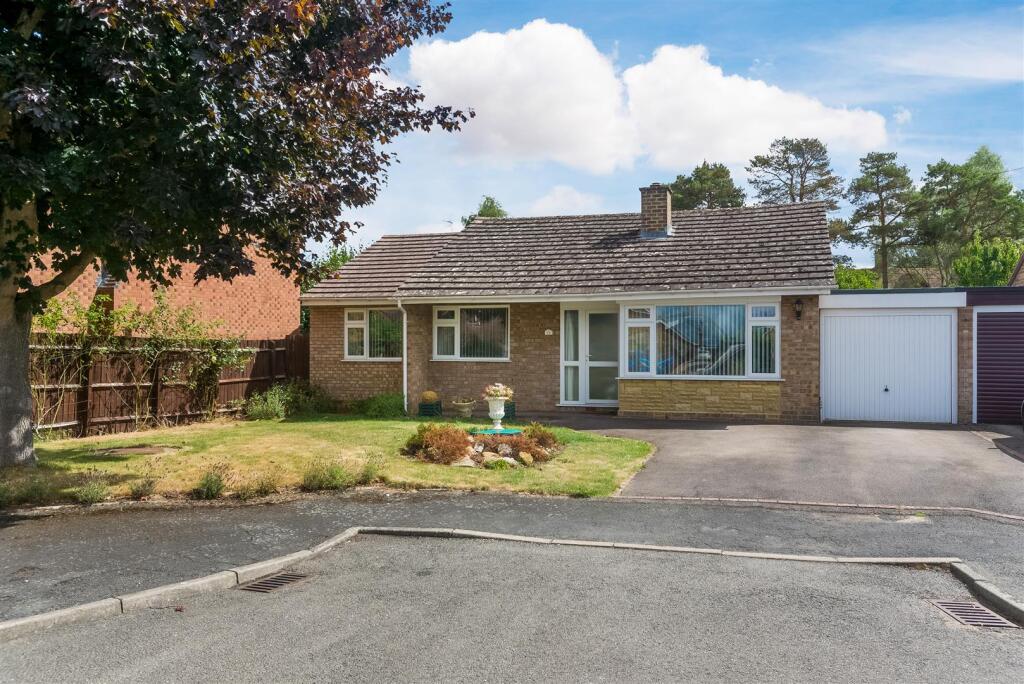 3 bed Detached bungalow for rent in Upper Tysoe. From Peter Clarke & Co - Shipston on Stour 3 bed Detached bungalow for rent in Upper Tysoe. From Peter Clarke & Co - Shipston on Stour