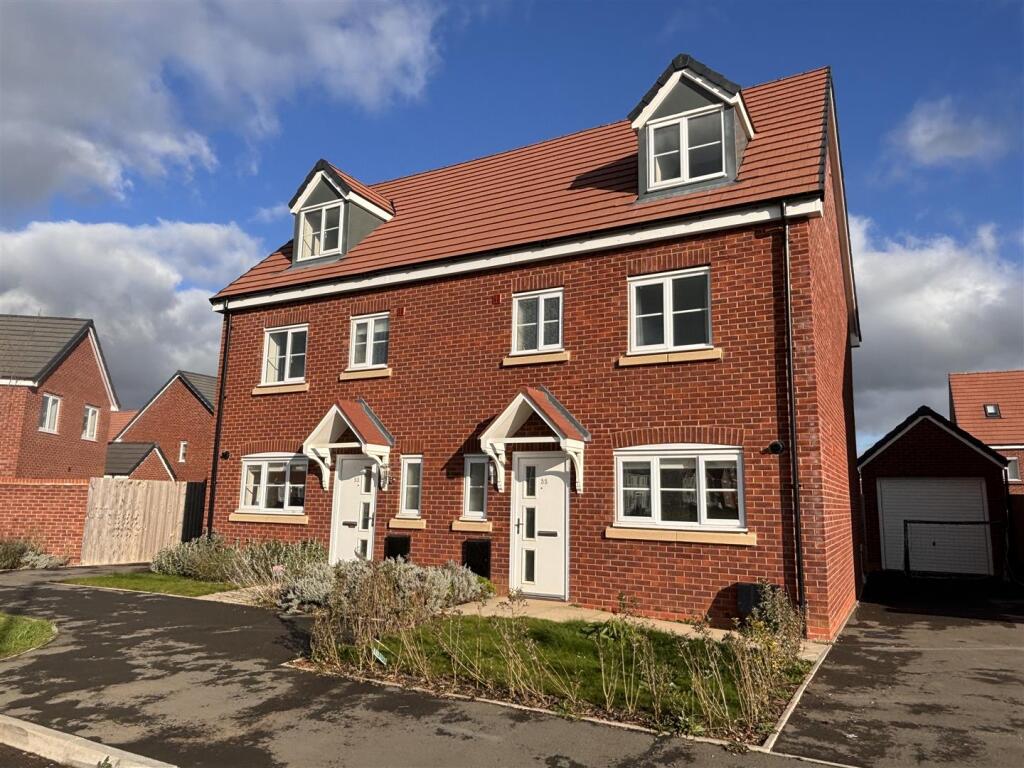 4 bed Town House for rent in . From Peter Clarke & Co - Wellesbourne