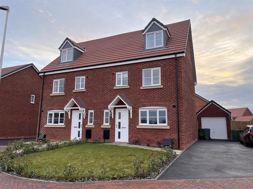 4 bed Town House for rent in Wellesbourne. From Peter Clarke & Co - Wellesbourne
