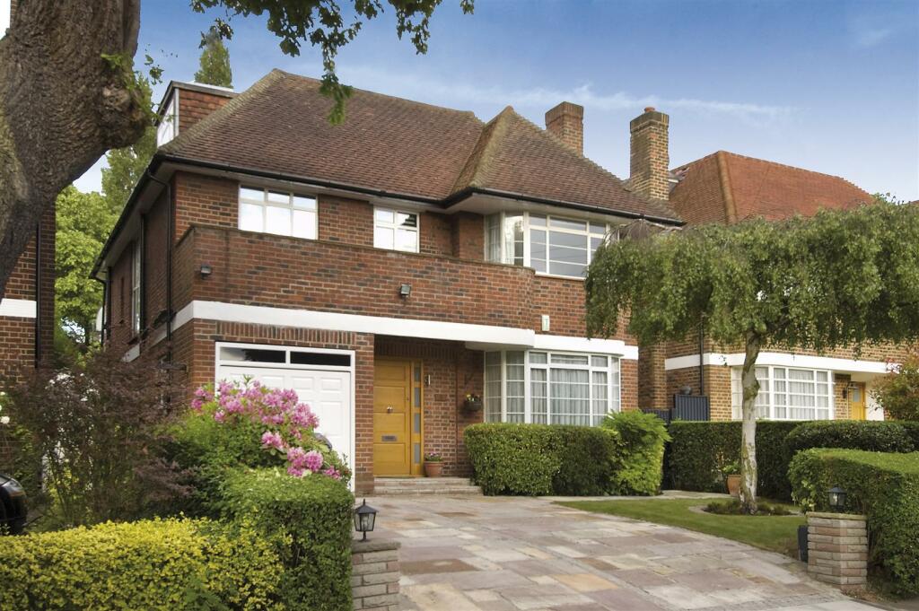 6 bed Detached House for rent in Hampstead. From Glentree International
