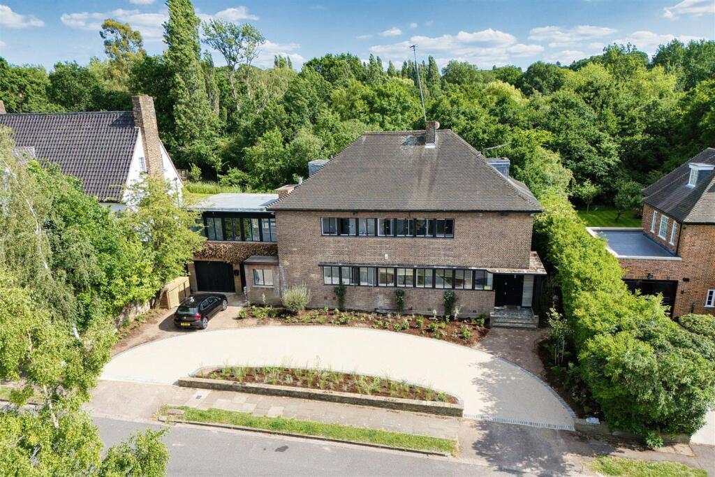 6 bed Detached for rent in Hampstead. From Glentree Estates Ltd - London