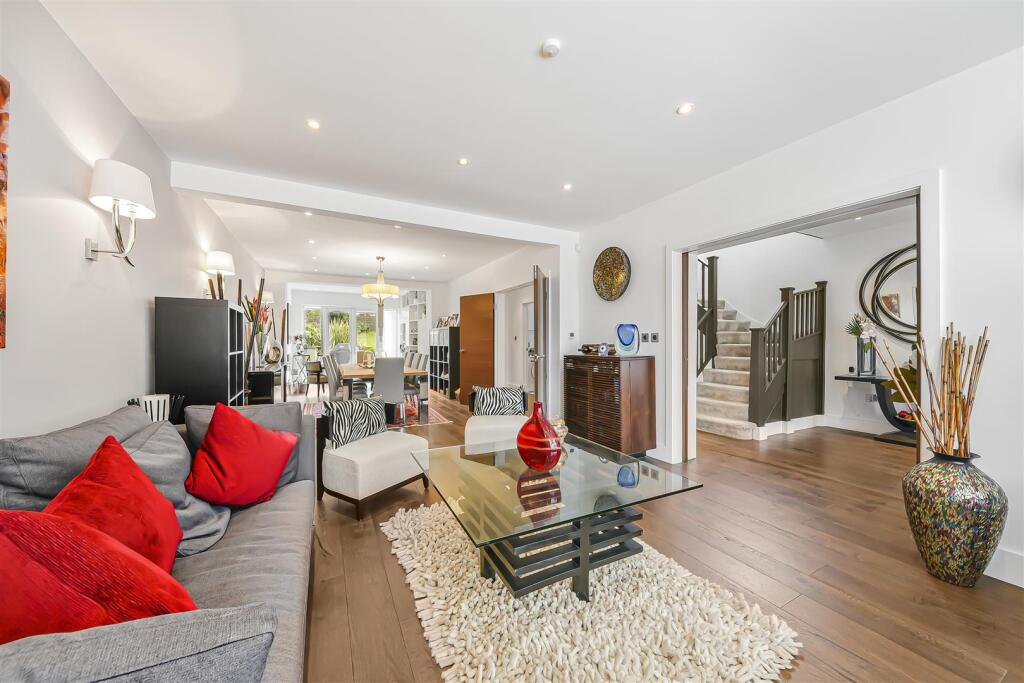 6 bed Semi Detached for rent in Hampstead. From Glentree Estates Ltd - London 6 bed Semi Detached for rent in Hampstead. From Glentree Estates Ltd - London