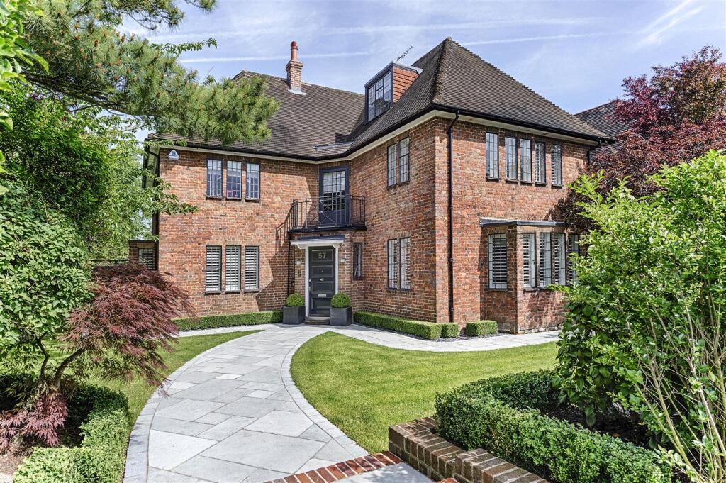 7 bed Detached for rent in Finchley. From Glentree Estates Ltd - London