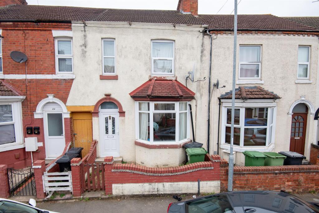 3 bed Mid Terraced House for rent in Wellingborough. From Hawksbys - Wellingborough
