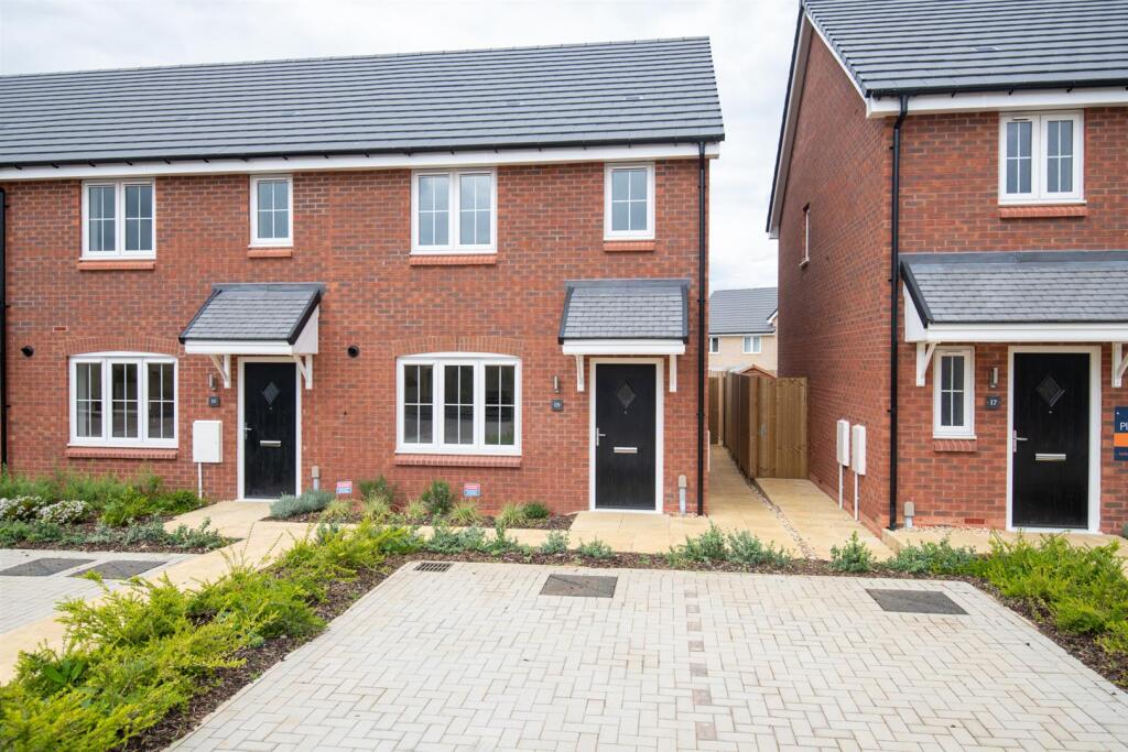 3 bed End of Terrace for rent in Wellingborough. From Hawksbys - Wellingborough