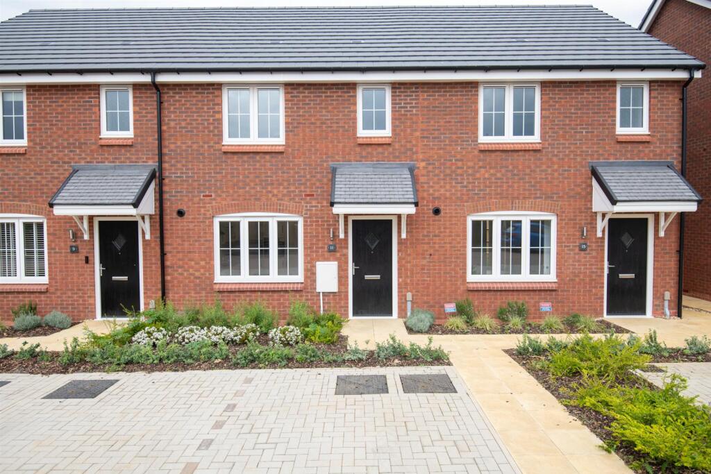 3 bed Mid Terraced House for rent in Wellingborough. From Hawksbys - Wellingborough