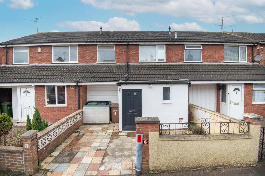 3 bed Mid Terraced House for rent in Wellingborough. From Hawksbys - Wellingborough
