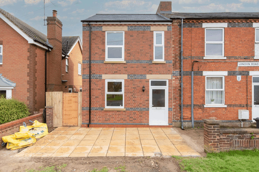 3 bed End of Terrace for rent in Bozeat. From Hawksbys - Wellingborough