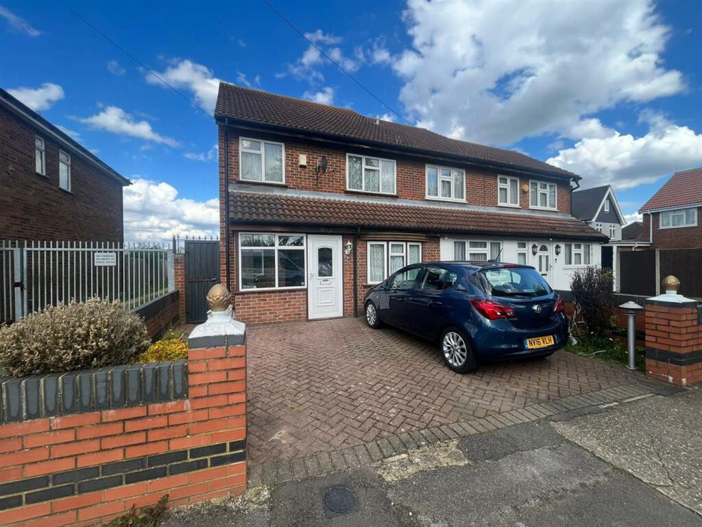 5 bed Semi-Detached House for rent in Hayes. From Coopers - Hillingdon