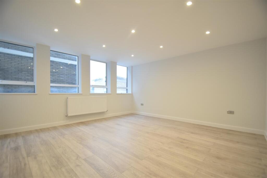 0 bed Apartment for rent in Hayes. From Coopers - Hillingdon