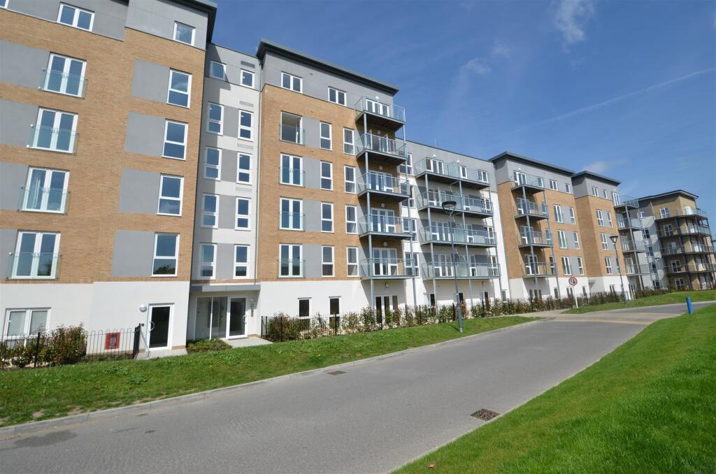 2 bed Apartment for rent in West Drayton. From Coopers - Hillingdon