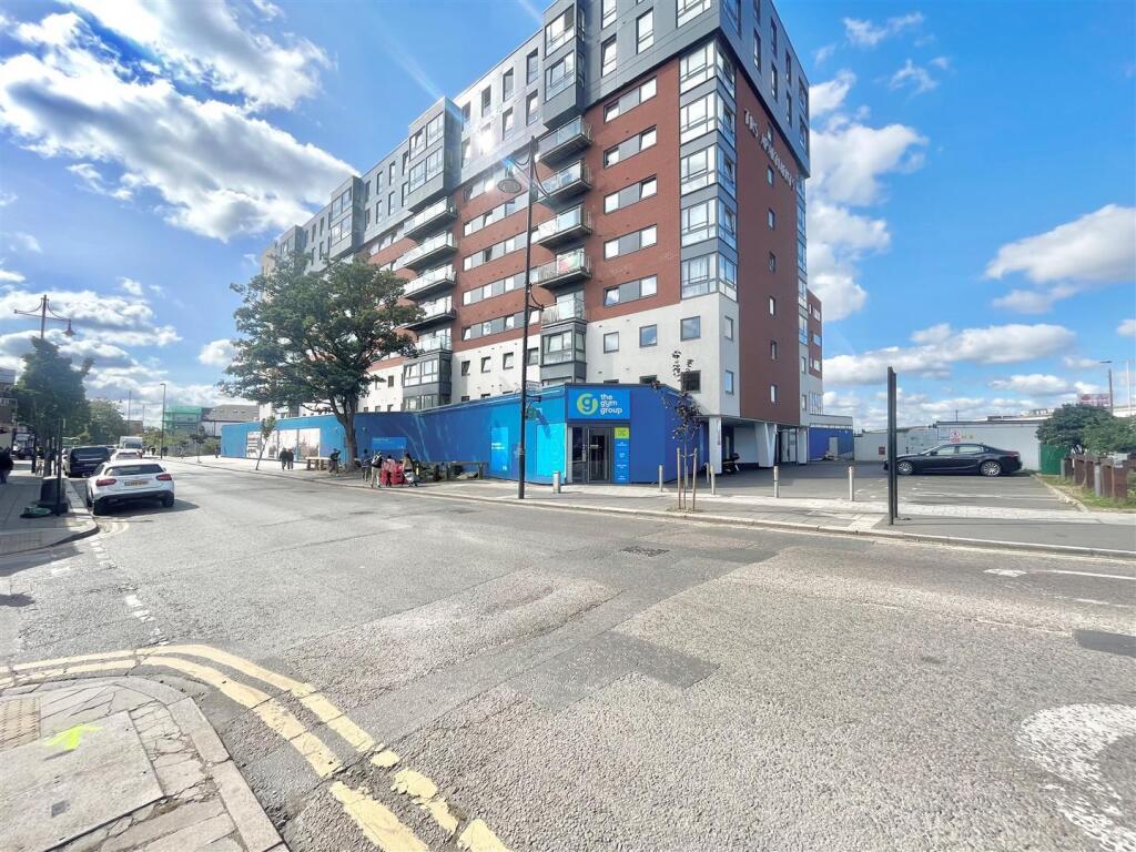 2 bed Apartment for rent in Southall. From Coopers - Hillingdon