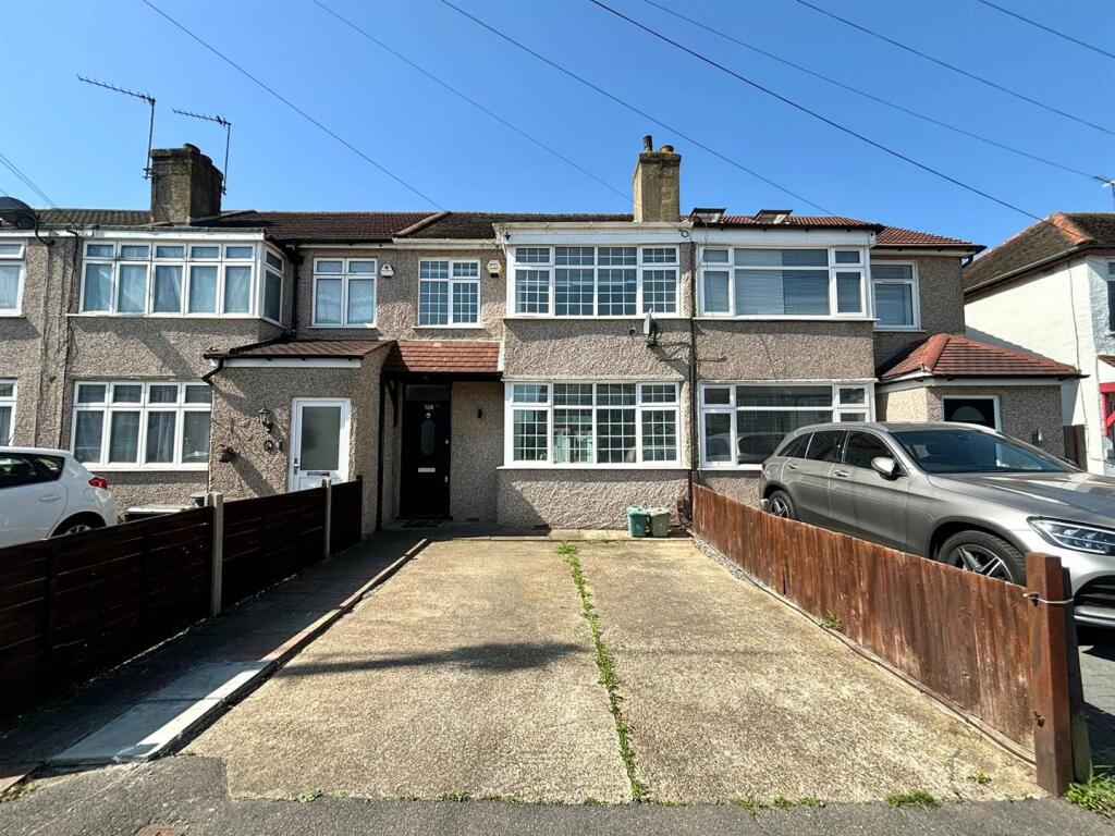 3 bed Mid Terraced House for rent in Uxbridge. From Coopers - Hillingdon
