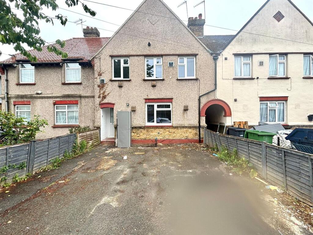 3 bed Mid Terraced House for rent in West Drayton. From Coopers - Hillingdon