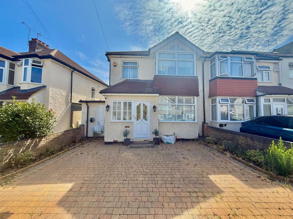 3 bed Detached for rent in Uxbridge. From Coopers - Hillingdon