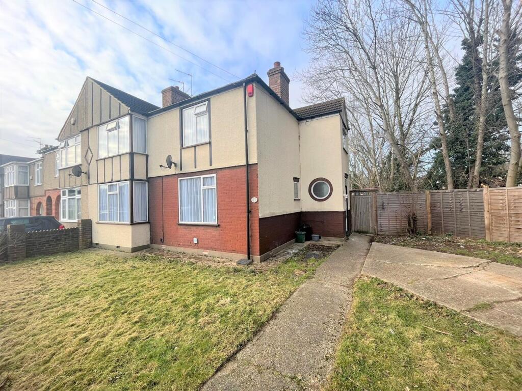 5 bed End of Terrace for rent in Uxbridge. From Coopers - Hillingdon