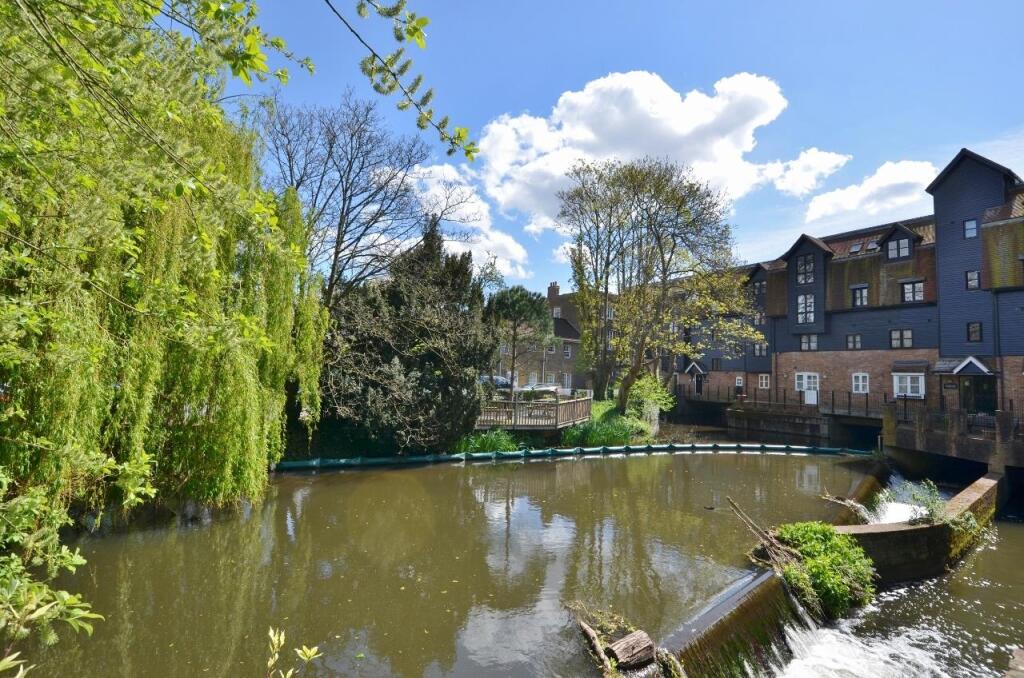2 bed Apartment for rent in West Drayton. From Coopers - Hillingdon