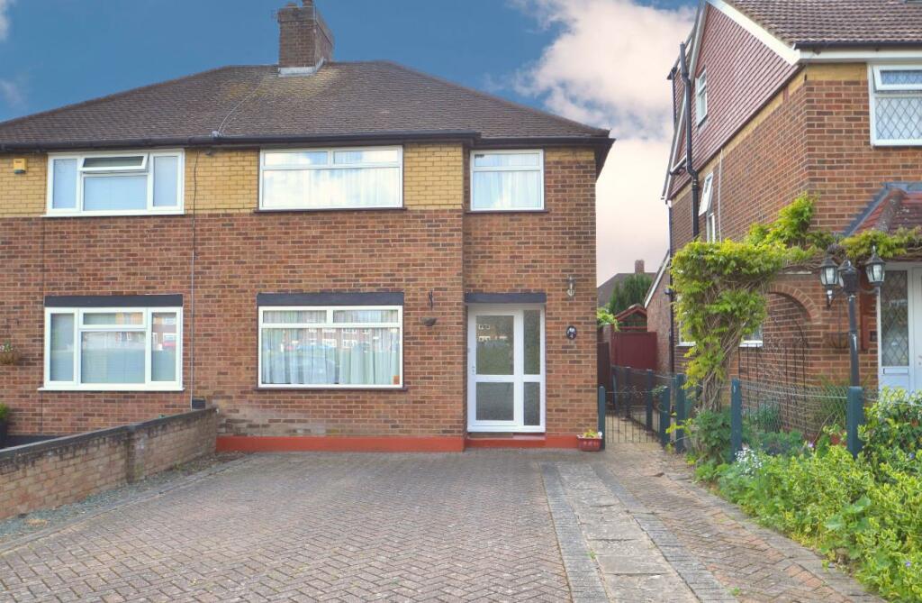 3 bed Semi-Detached House for rent in Ruislip. From Coopers - Ruislip