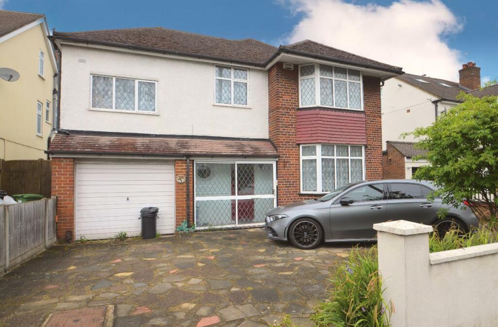 4 bed Detached House for rent in Ruislip. From Coopers - Ruislip