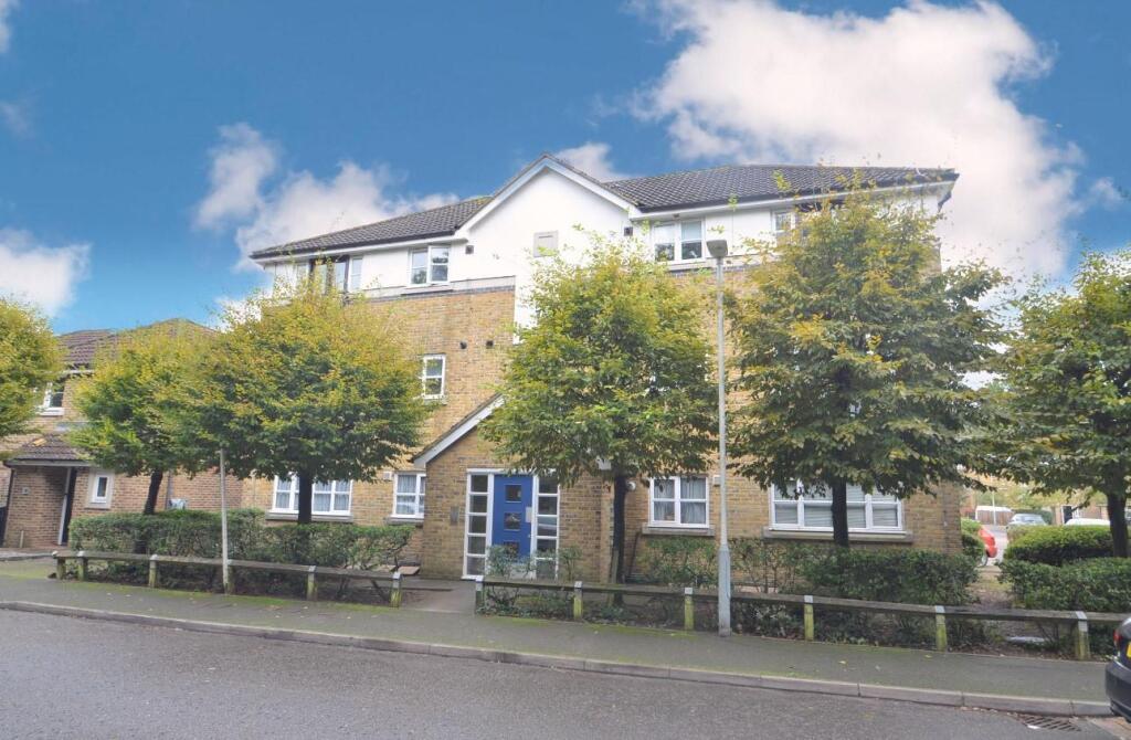 1 bed Apartment for rent in Ruislip. From Coopers - Ruislip