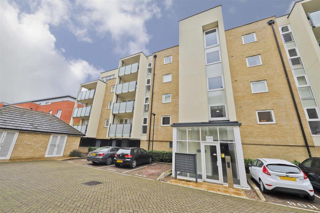 1 bed Apartment for rent in Uxbridge. From Coopers - Ruislip