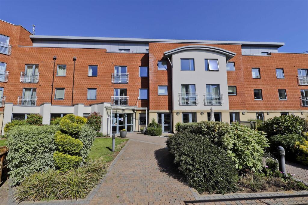1 bed House (unspecified) for rent in Uxbridge. From Coopers - Ruislip