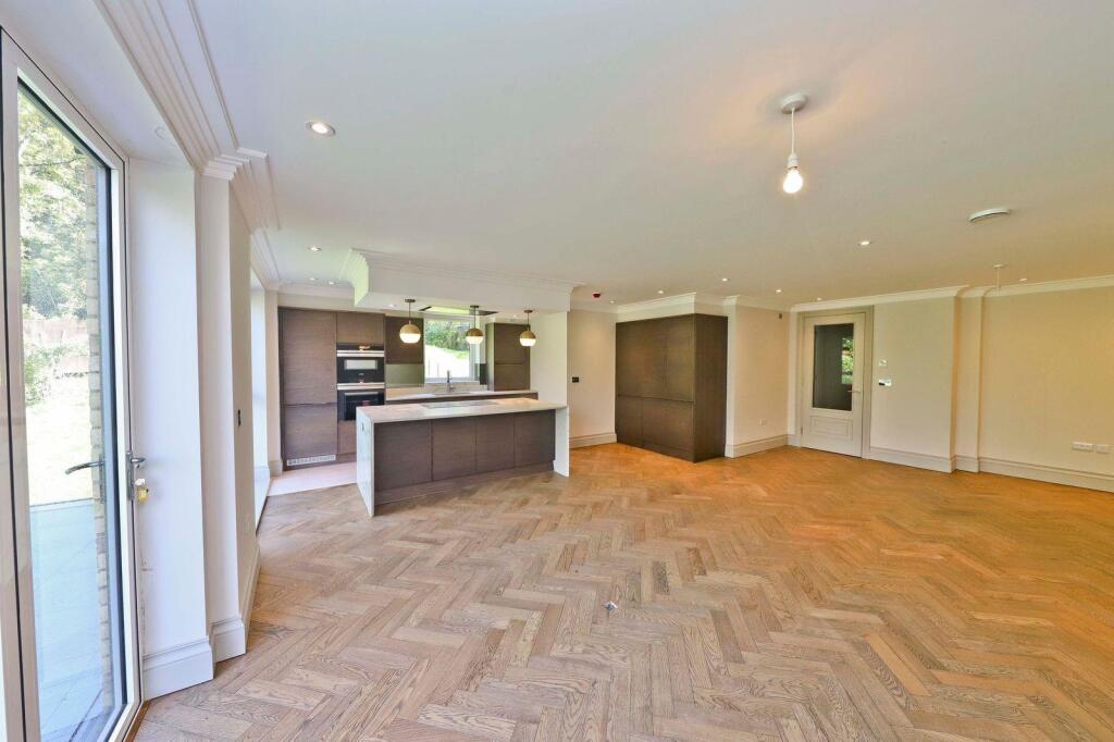 2 bed Apartment for rent in New Denham. From Coopers - Ruislip