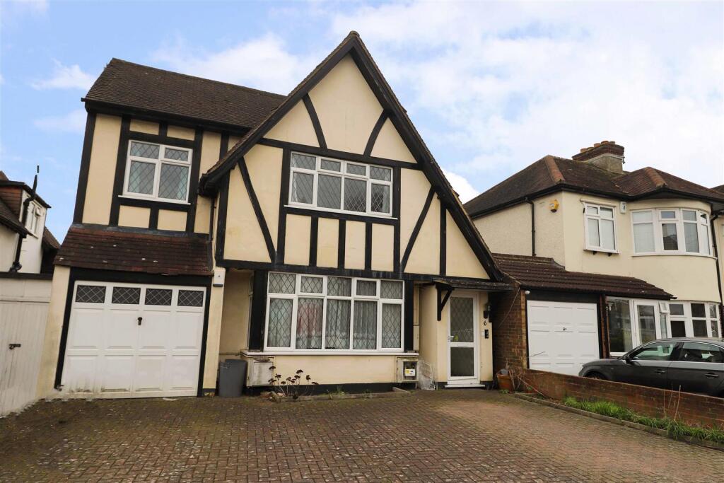 2 bed Annexe for rent in Ruislip. From Coopers - Ruislip