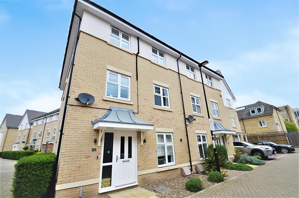 4 bed Semi Detached for rent in Ruislip. From Coopers - Ruislip