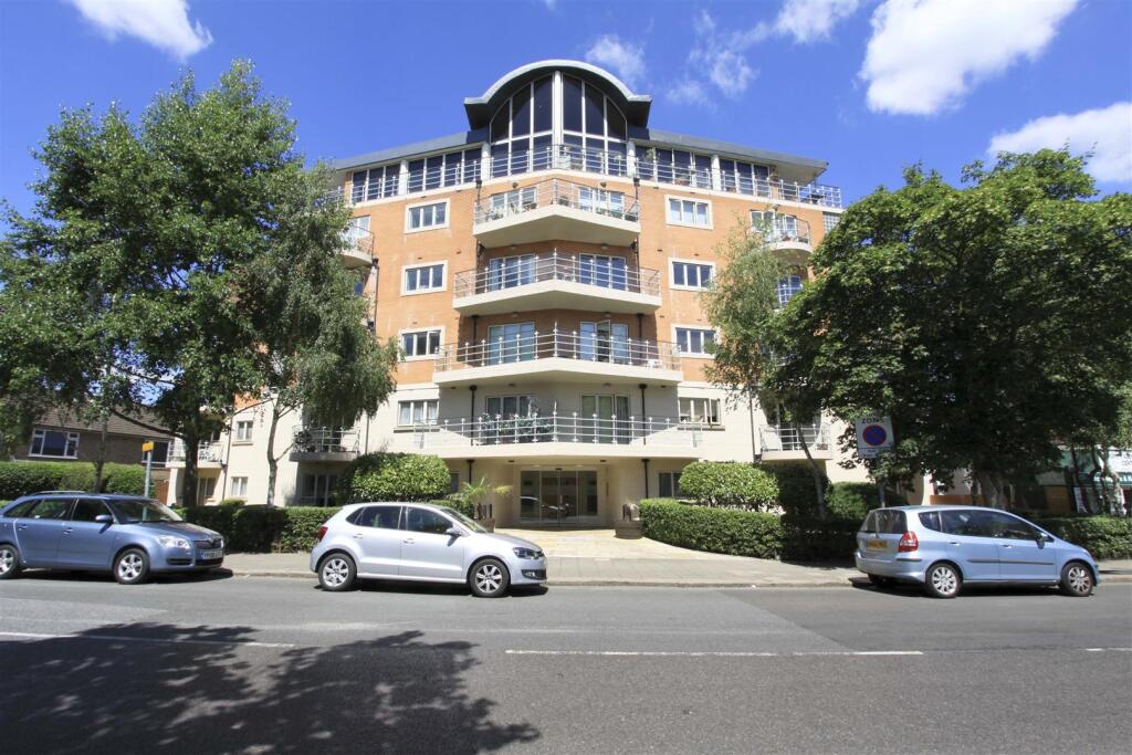 2 bed Apartment for rent in Ruislip. From Coopers - Ruislip
