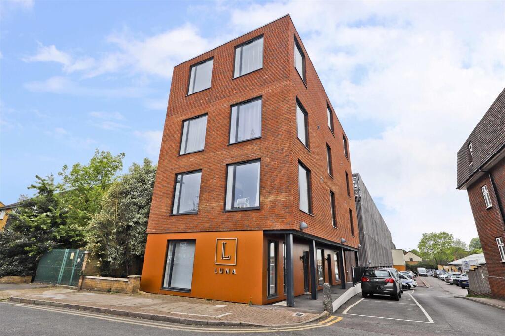 1 bed Apartment for rent in Ruislip. From Coopers - Ruislip
