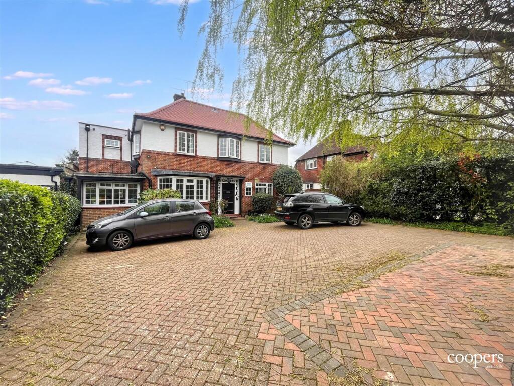 4 bed Detached for rent in Ruislip. From Coopers - Ruislip 4 bed Detached for rent in Ruislip. From Coopers - Ruislip