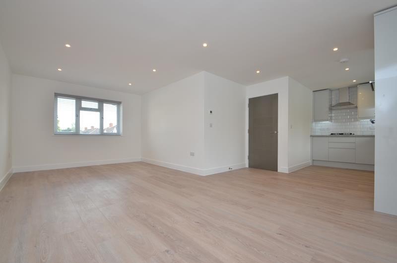 2 bed Annexe for rent in Ruislip. From Coopers - Ruislip
