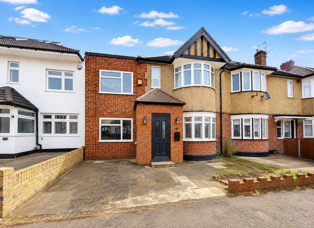 5 bed Mid Terraced House for rent in Ruislip. From Coopers - Ruislip