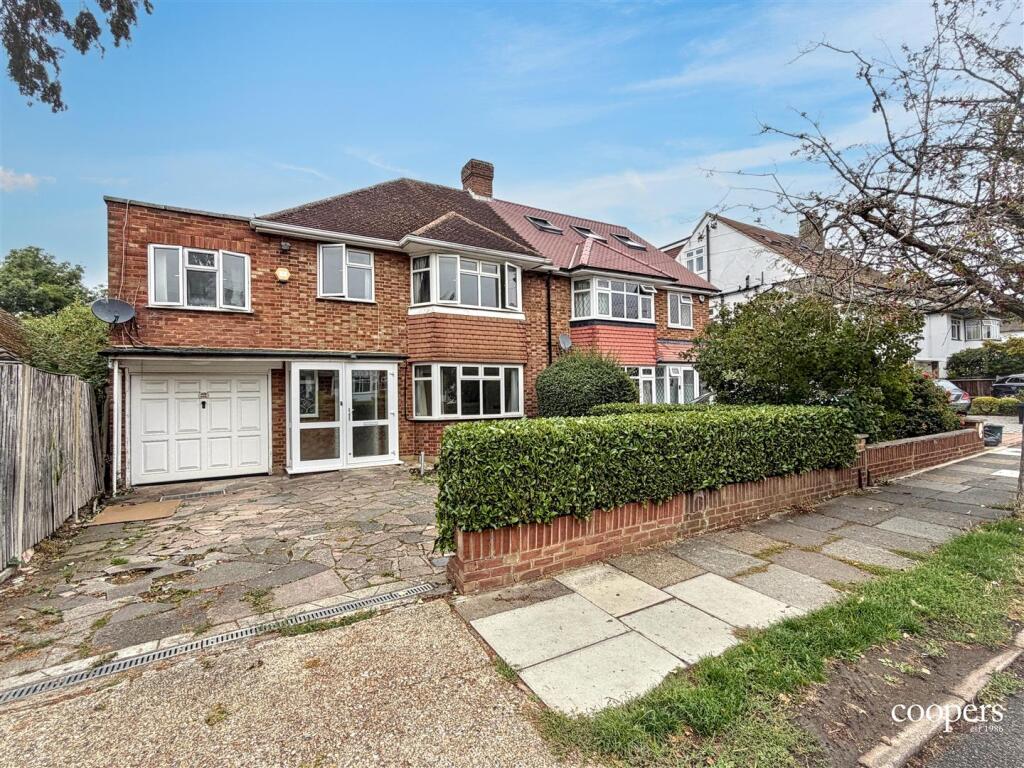 4 bed Semi Detached for rent in Ruislip. From Coopers - Ruislip 4 bed Semi Detached for rent in Ruislip. From Coopers - Ruislip