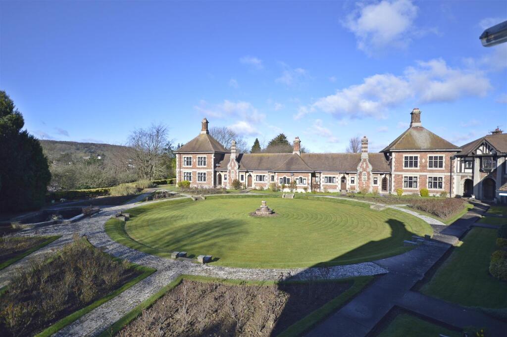 2 bed 1st Floor Flat for rent in Scarborough. From Andrew Cowen Estate Agency - Scarborough