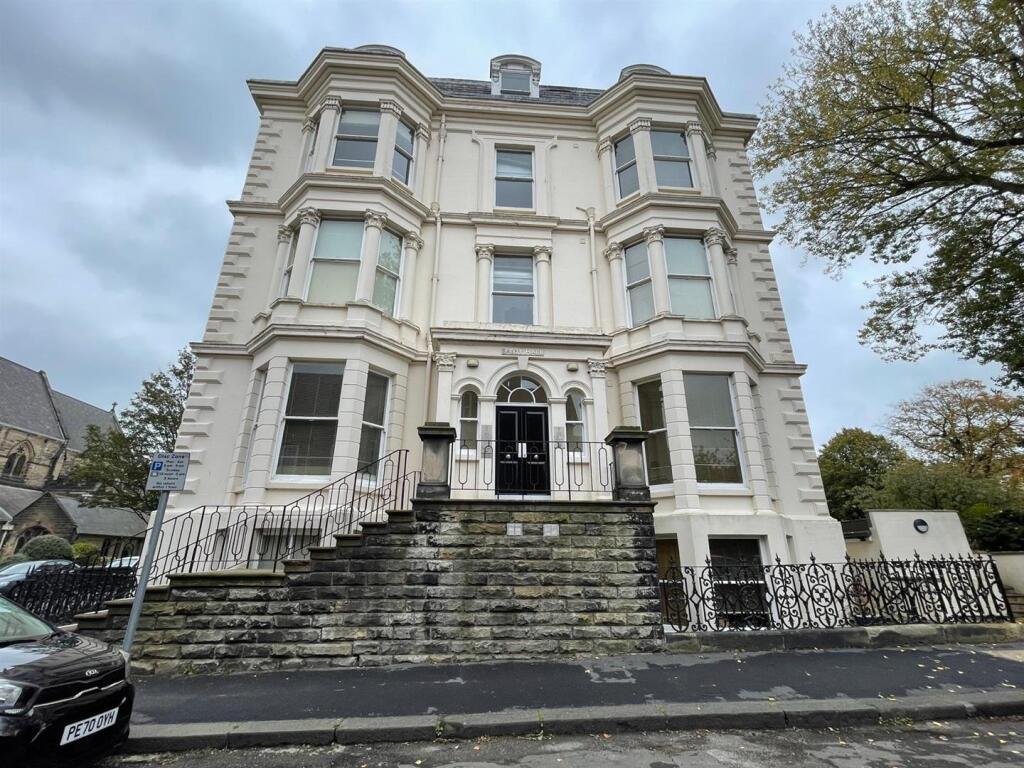 2 bed Apartment for rent in Scarborough. From Andrew Cowen Estate Agency - Scarborough