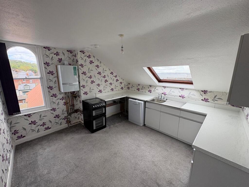 2 bed 1st Floor Flat for rent in Scarborough. From Andrew Cowen Estate Agency - Scarborough