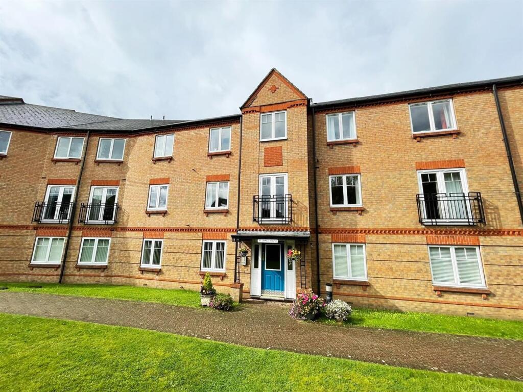 2 bed Apartment for rent in Irton. From Andrew Cowen Estate Agency - Scarborough 2 bed Apartment for rent in Irton. From Andrew Cowen Estate Agency - Scarborough