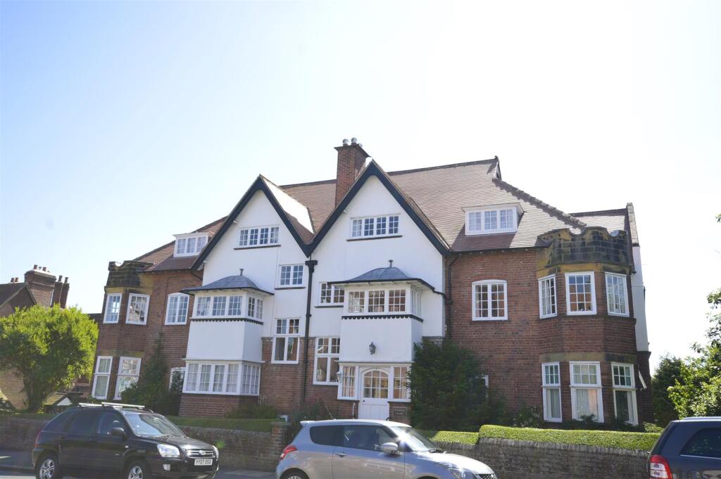 2 bed Apartment for rent in Scarborough. From Andrew Cowen Estate Agency - Scarborough
