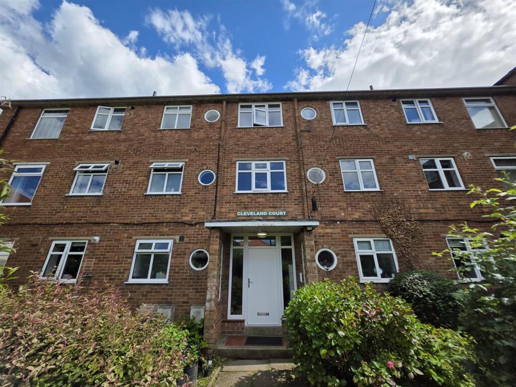 2 bed Apartment for rent in Scarborough. From Andrew Cowen Estate Agency - Scarborough