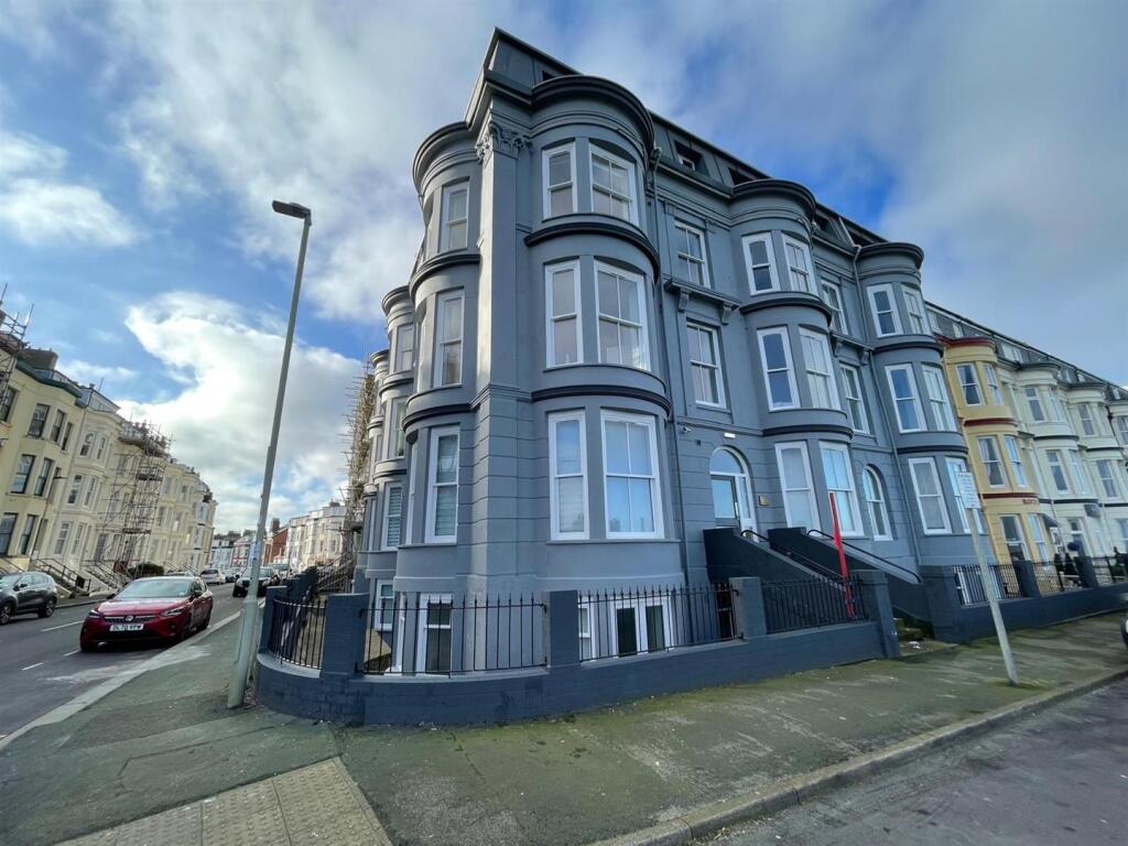 2 bed 1st Floor Flat for rent in Irton. From Andrew Cowen Estate Agency - Scarborough
